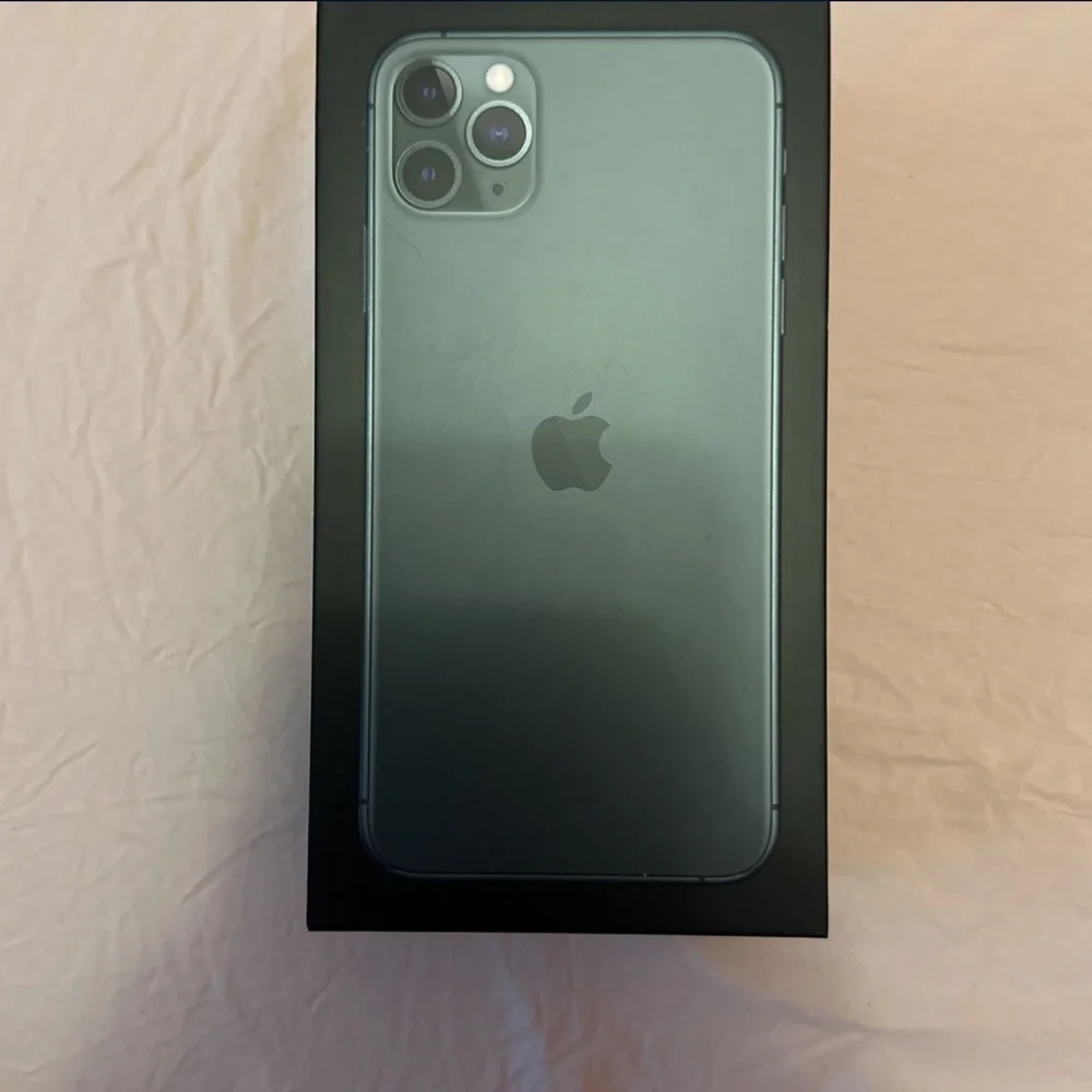 Midnight Green iPhone 11 Pro Max
